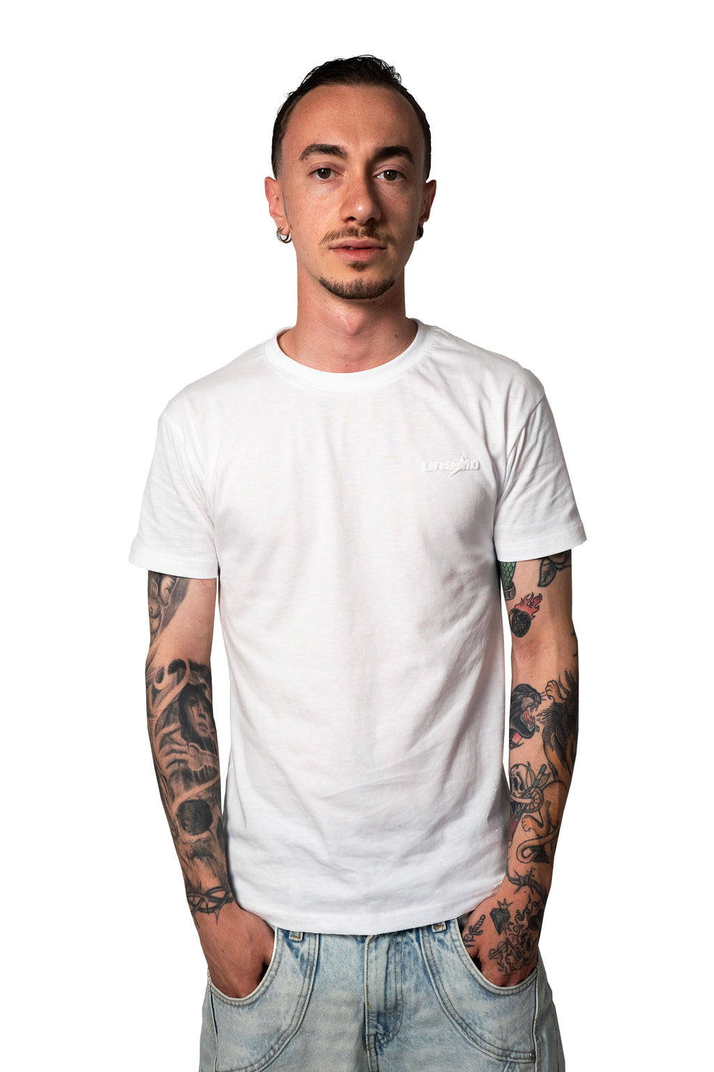 BASIC LINE - WHITE SLIM FIT T-SHIRT