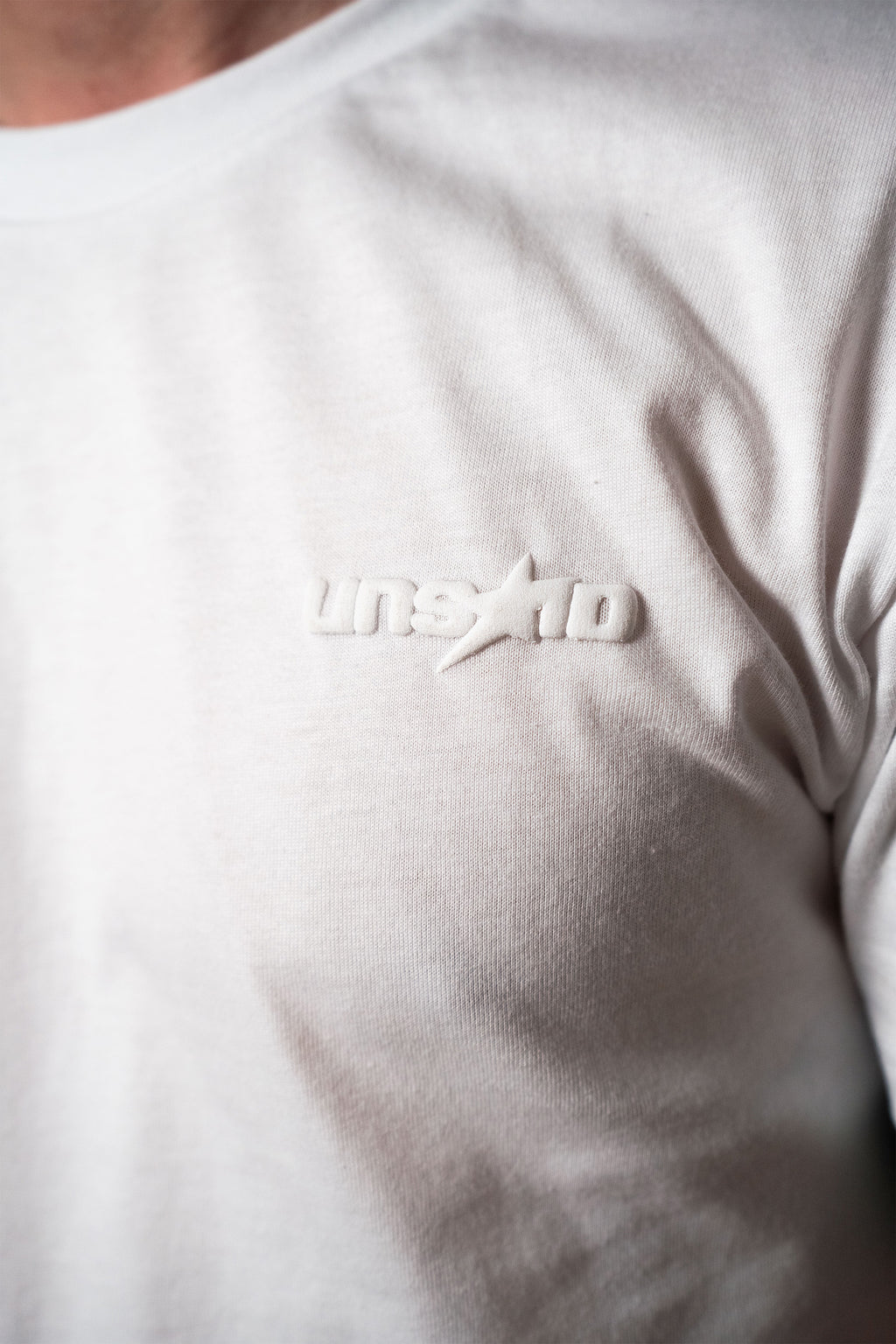BASIC LINE - WHITE SLIM FIT T-SHIRT